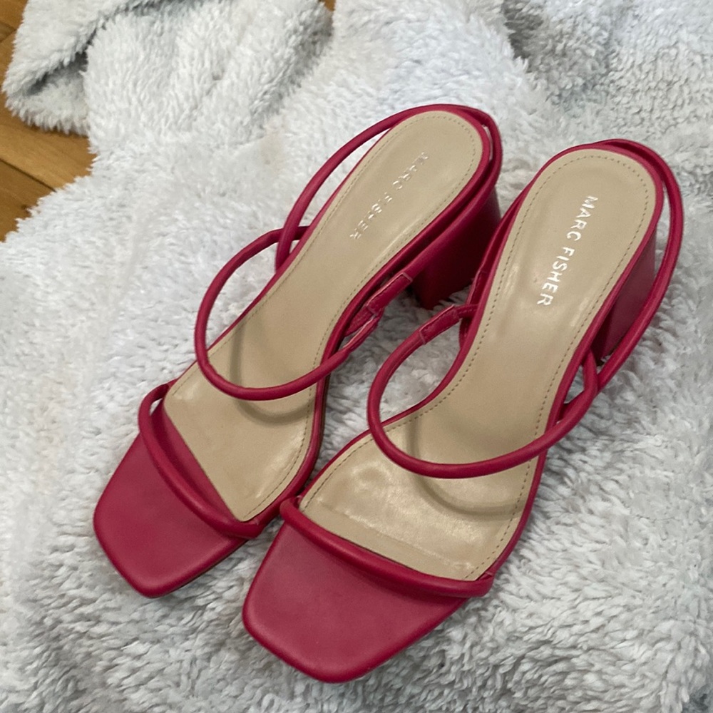Marc Fisher Galvin Block Heel Sandals 9M Magenta (Medium Pink) $89